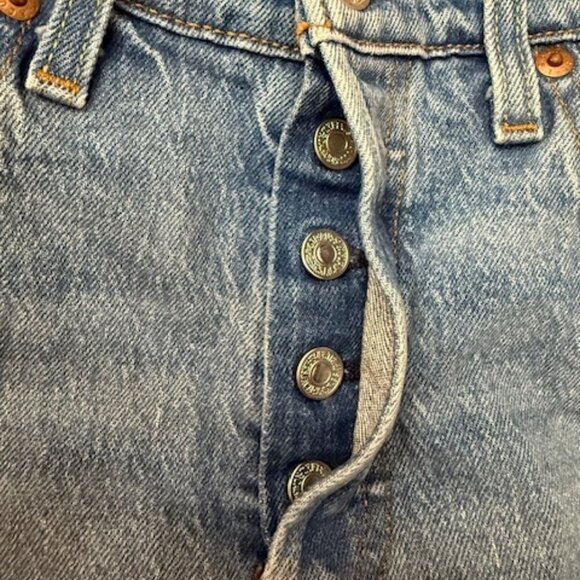 Levi's 501 Jeans Distressed Med Wash Classic Button Fly Women's Size 25x30 - Picture 3 of 7